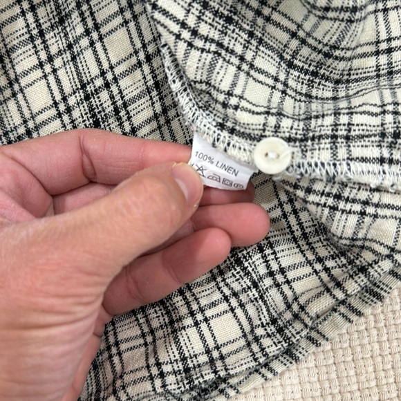 Great condition 100% linen top by Canadian designer Gillian Stevens - Picture 5 of 8